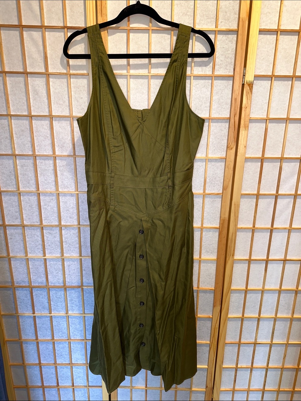 Olive Green Button-Front Sleeveless Midi Dress with Pockets
